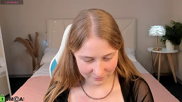 Snapshot of Olivia_Iv chatting on May 19, 11:05 am Olivia Iv online show from May 19, 11:05 am