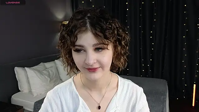 Kira  Fluffy online show from June 6, 12:05 am