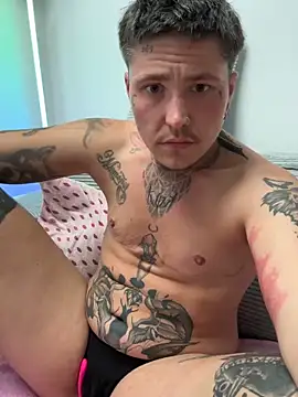 Snapshot of Kamil_Pain chatting on June 18, 4:22 pm Kamil Pain online show from June 18, 4:22 pm