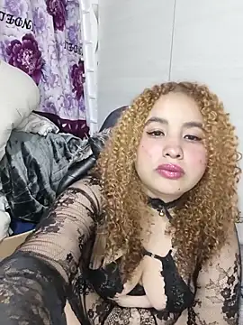Snapshot of marina_bunny chatting on May 18, 12:18 am marina bunny online show from May 18, 12:18 am