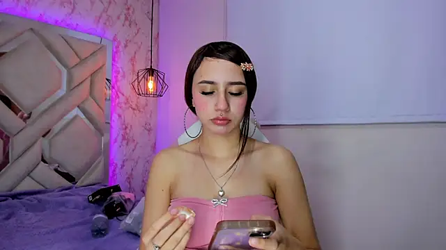 Snapshot of leri_rose_ chatting on August 1, 12:59 pm leri rose online show from August 1, 12:59 pm