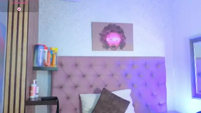 Snapshot of lillie__harper chatting on July 15, 12:21 pm lillie harper online show from July 15, 12:21 pm