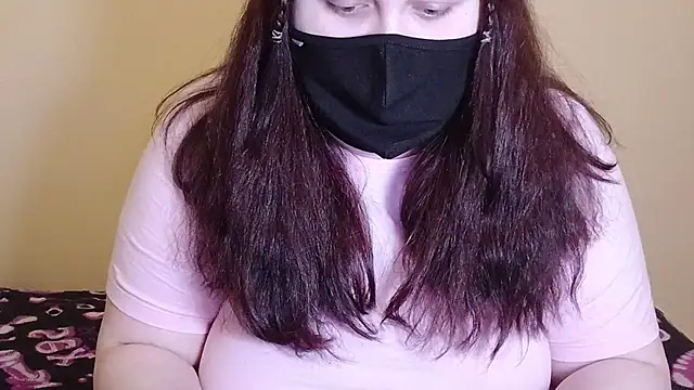 Snapshot of Lyuba_ chatting on May 15, 8:43 am Lyuba online show from May 15, 8:43 am