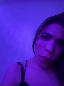 Snapshot of devilallonso chatting on May 15, 3:46 am devilallonso online show from May 15, 3:46 am