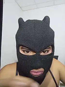 Snapshot of firegirl911_ chatting on May 27, 1:57 am firegirl911 online show from May 27, 1:57 am