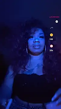 Snapshot of NailGoddessnow chatting on January 17, 5:00 am NailGoddessnow online show from January 17, 5:00 am