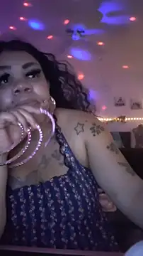 Snapshot of NailGoddessnow chatting on October 13, 3:06 am NailGoddessnow online show from October 13, 3:06 am