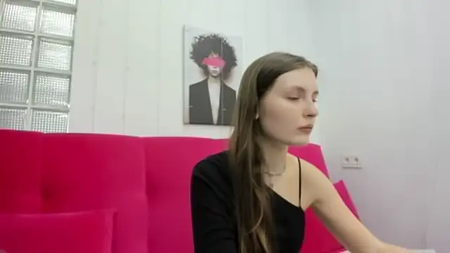 Shyly  Lisa online show from June 28, 8:20 am