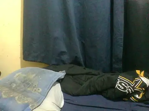 Snapshot of naughty-slender chatting on June 16, 4:20 pm naughty-slender online show from June 16, 4:20 pm