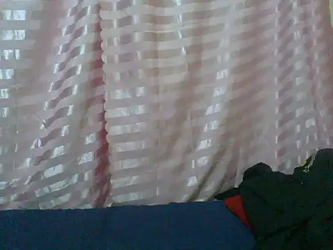 Snapshot of naughty-slender chatting on June 23, 5:00 pm naughty-slender online show from June 23, 5:00 pm