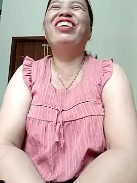 Snapshot of -Yeyi- chatting on June 22, 3:25 am -Yeyi- online show from June 22, 3:25 am