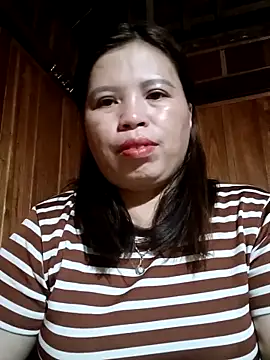 Snapshot of -Yeyi- chatting on June 27, 1:50 pm -Yeyi- online show from June 27, 1:50 pm