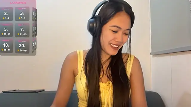 Snapshot of GraciaMutters chatting on May 15, 2:24 pm GraciaMutters online show from May 15, 2:24 pm