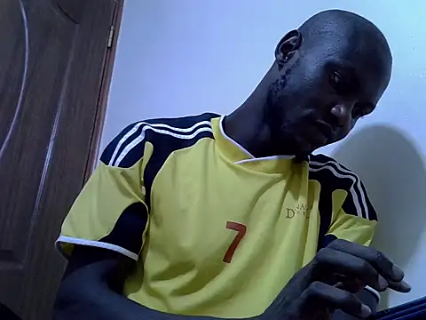 Snapshot of BBC_SEXY chatting on June 18, 8:13 pm BBC SEXY online show from June 18, 8:13 pm