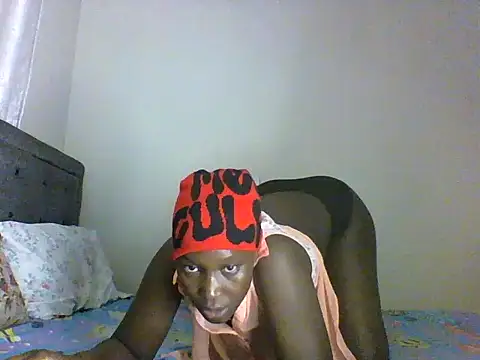 Snapshot of Ebony_sweet_slut chatting on June 6, 3:00 am Ebony sweet slut online show from June 6, 3:00 am