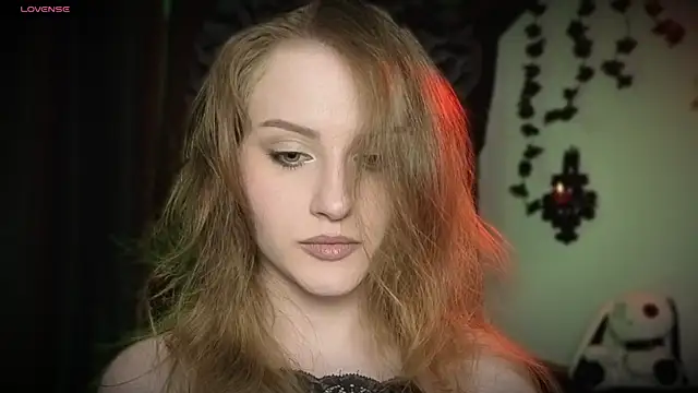 Snapshot of EllieMori_ chatting on July 6, 2:41 am EllieMori online show from July 6, 2:41 am