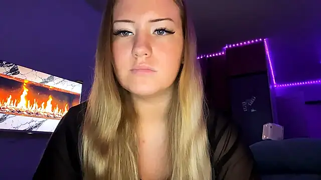 Snapshot of Lisi_Kiss_ chatting on June 12, 6:51 pm Lisi Kiss online show from June 12, 6:51 pm