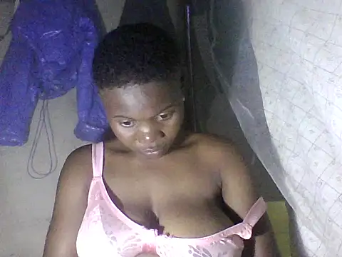 Snapshot of prettybelly chatting on June 18, 4:22 pm prettybelly online show from June 18, 4:22 pm