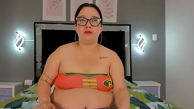 Snapshot of zoe_curvyy chatting on June 19, 12:09 pm zoe curvyy online show from June 19, 12:09 pm