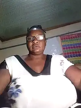 Snapshot of Judith123 chatting on July 9, 3:32 am Judith123 online show from July 9, 3:32 am