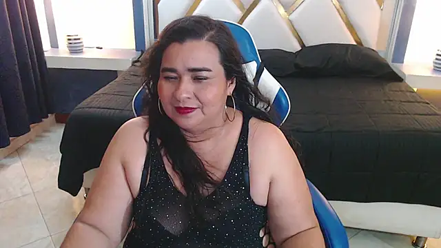 Snapshot of katiusca_rm chatting on August 7, 8:33 pm katiusca rm online show from August 7, 8:33 pm