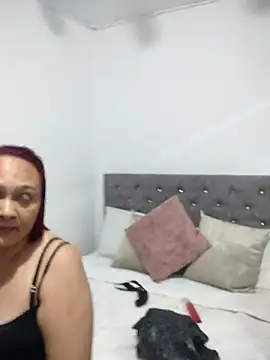 Snapshot of Charlotte_Prado chatting on May 18, 11:21 pm Charlotte Prado online show from May 18, 11:21 pm
