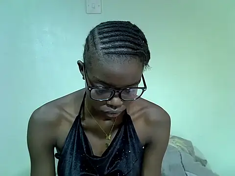 Pretty min online show from July 2, 7:47 am