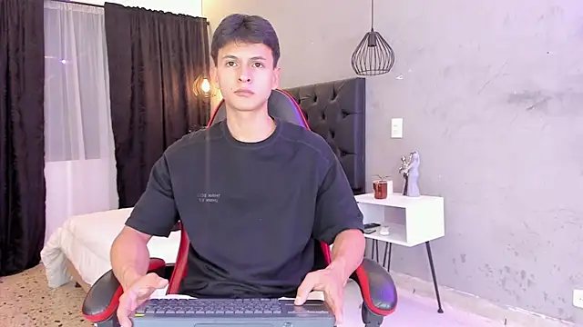zam noir online show from June 22, 7:33 pm