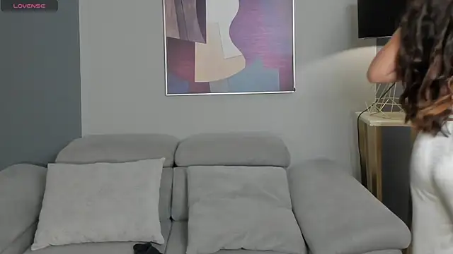 LillySanders online show from July 10, 7:05 pm