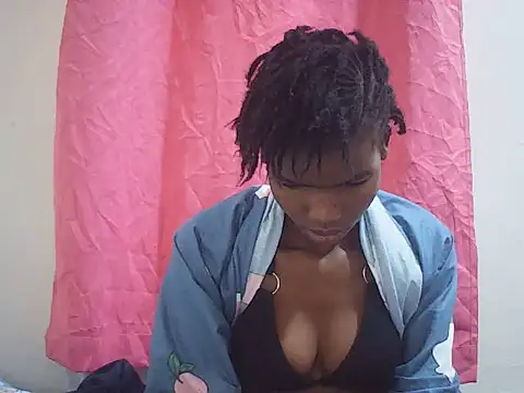 Snapshot of Bootylovet chatting on June 25, 11:26 am Bootylovet online show from June 25, 11:26 am