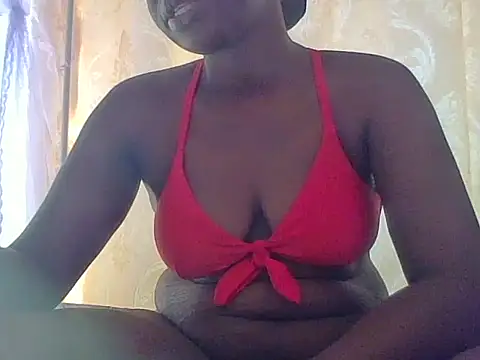 Snapshot of Queen_Zuri chatting on June 8, 5:41 am Queen Zuri online show from June 8, 5:41 am