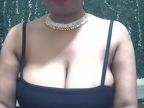 Snapshot of shallykaur chatting on July 1, 4:25 am shallykaur online show from July 1, 4:25 am