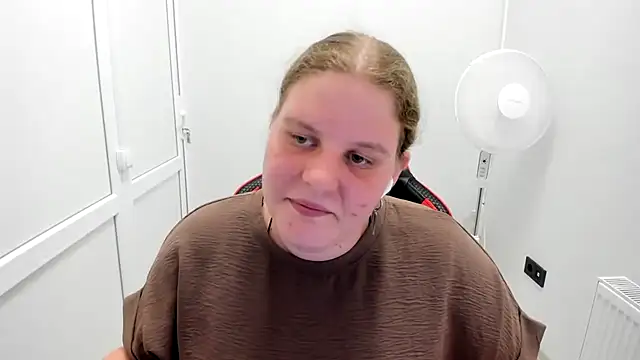 Snapshot of Bella_shyy_ chatting on July 9, 1:59 pm Bella shyy online show from July 9, 1:59 pm