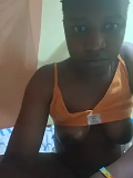Snapshot of Rylie-love chatting on June 10, 6:51 pm Rylie-love online show from June 10, 6:51 pm