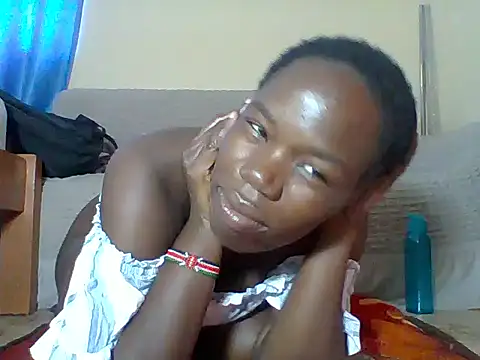 Snapshot of Blacksexyqueen24 chatting on June 15, 10:17 am Blacksexyqueen24 online show from June 15, 10:17 am