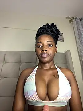 Snapshot of pretty_miss12 chatting on July 20, 10:39 am pretty miss12 online show from July 20, 10:39 am