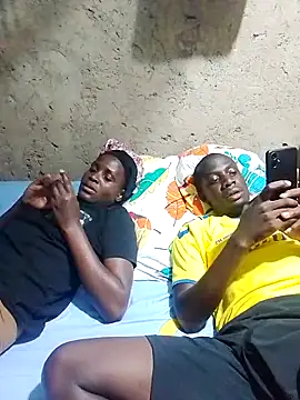 Snapshot of Lawal-Briana chatting on July 7, 6:45 pm Lawal-Briana online show from July 7, 6:45 pm