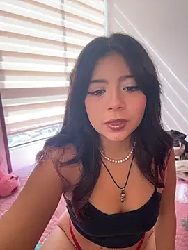 Snapshot of softdoll-_ chatting on June 1, 7:37 pm softdoll- online show from June 1, 7:37 pm