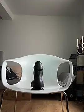 Snapshot of Pure_pleasure85 chatting on June 17, 11:23 am Pure pleasure85 online show from June 17, 11:23 am