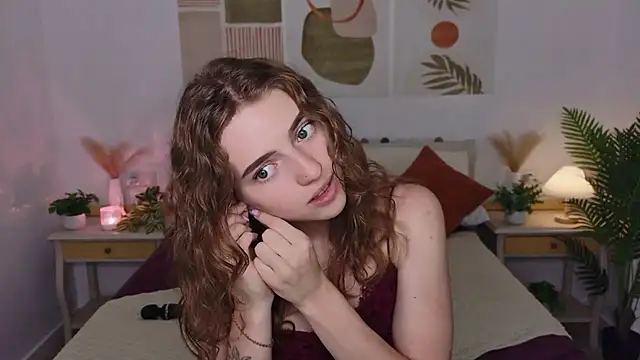 Snapshot of TayloryStar chatting on June 30, 8:04 am TayloryStar online show from June 30, 8:04 am