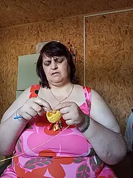 Snapshot of LisichkaOksana chatting on June 11, 7:39 am LisichkaOksana online show from June 11, 7:39 am
