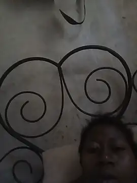 Snapshot of azina2 chatting on July 16, 4:29 am azina2 online show from July 16, 4:29 am