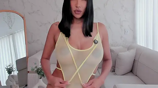 Snapshot of Anny_Honeey chatting on June 23, 2:15 pm Anny Honeey online show from June 23, 2:15 pm