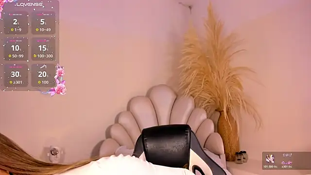 Snapshot of SelenaRogers chatting on June 20, 8:44 pm SelenaRogers online show from June 20, 8:44 pm