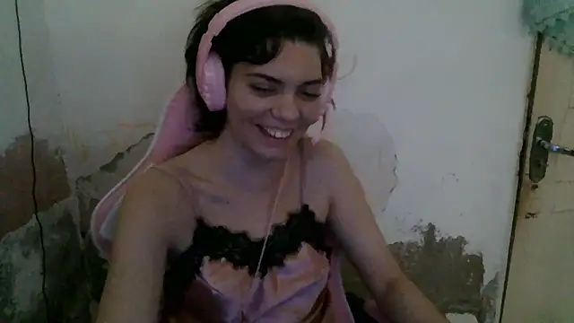 Snapshot of Angel_Ristoww chatting on June 22, 5:21 pm Angel Ristoww online show from June 22, 5:21 pm