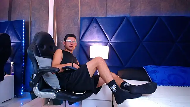 Snapshot of ThiagoFerrer_ chatting on June 25, 4:12 am ThiagoFerrer online show from June 25, 4:12 am