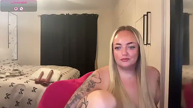 CurvyWetWife online show from June 27, 7:46 am