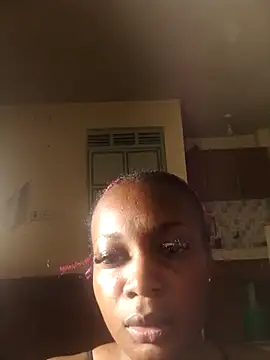 Snapshot of _Luxurydoll chatting on June 12, 11:35 pm Luxurydoll online show from June 12, 11:35 pm