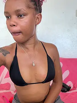 Snapshot of sexyie_caramel chatting on May 28, 7:05 am sexyie caramel online show from May 28, 7:05 am