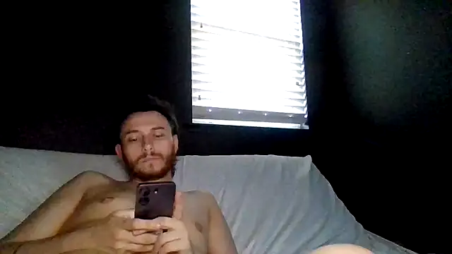 Snapshot of Tallhungcloudyyy chatting on June 11, 12:32 am Tallhungcloudyyy online show from June 11, 12:32 am